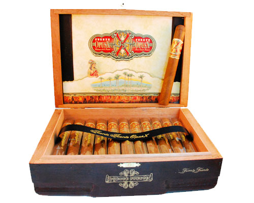 Коробка Arturo Fuente Opus X Fuente Fuente на 32 сигары