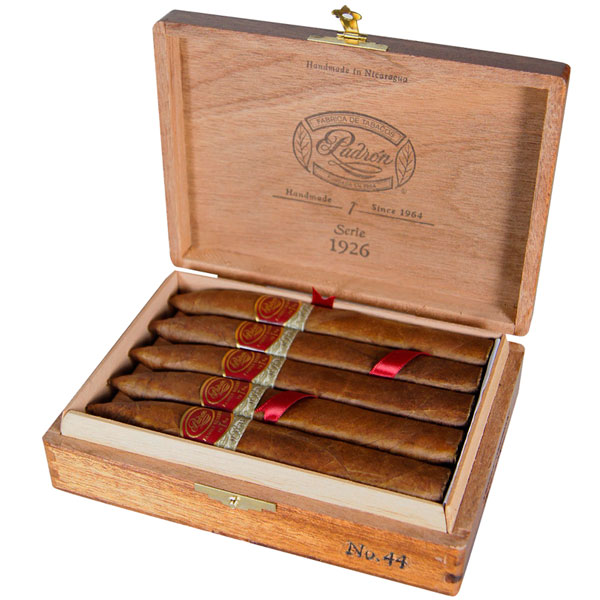 Коробка Padron Family Reserve No 44 на 10 сигар