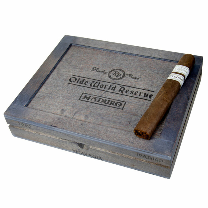 Коробка Rocky Patel Olde World Reserve Maduro Toro на 20 сигар